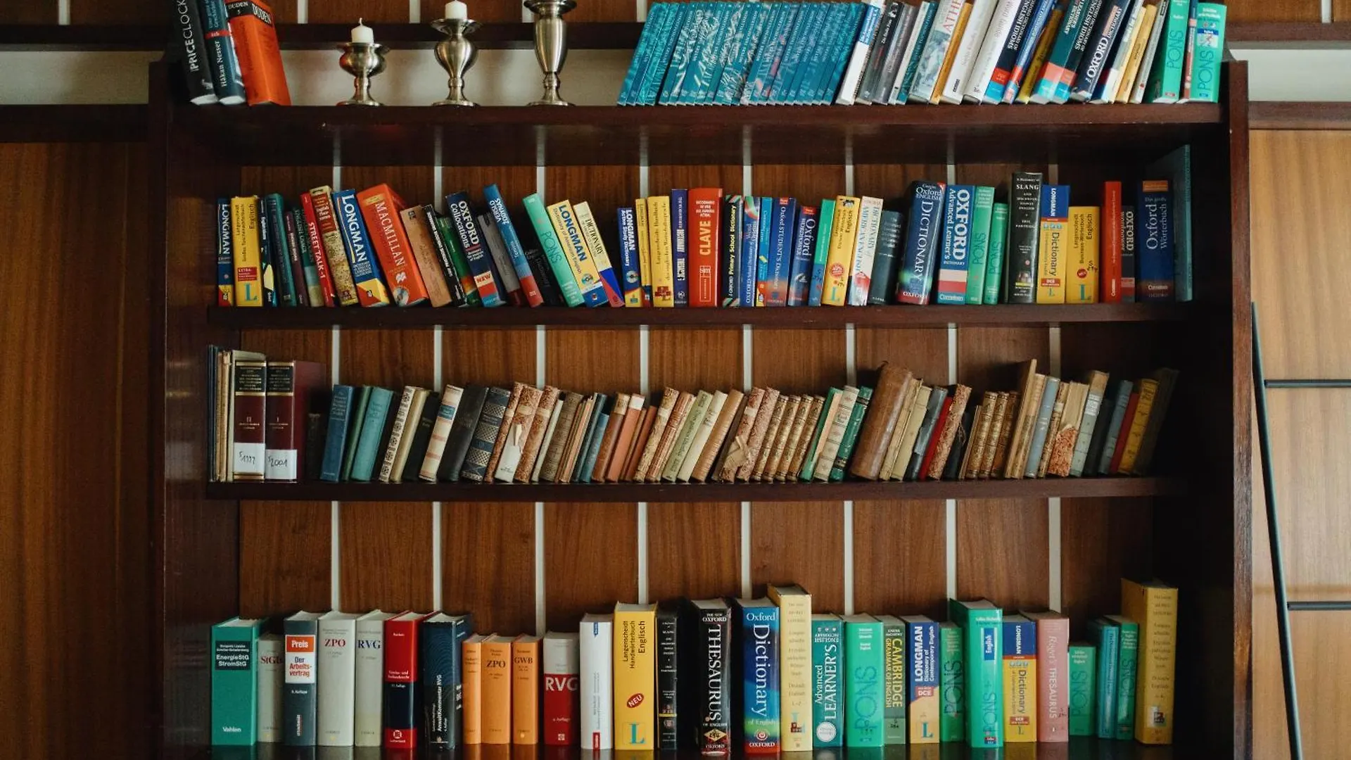 Homely Berlin - Library Style , Wooden Walls , Spacious , Friedrichshain 0*,