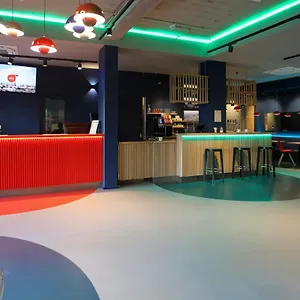 2* מלון Acama & Kreuzberg